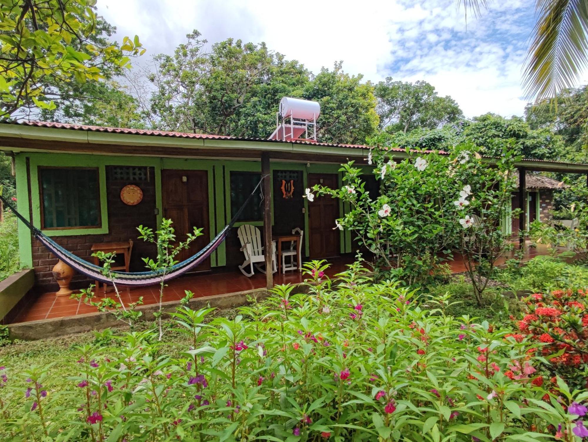 Eco-Lodge El Porvenir. Santa Cruz Chambre photo